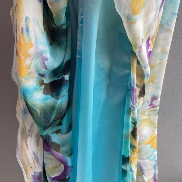 Tony Bowls Dramatic Floral Print Chiffon Formal Dress. Size 0 - Picture 14 of 15